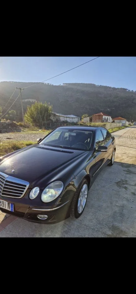 Tirane, shitet makine Nafte, automatik Kondicioner 314.000 km 4700 €