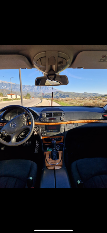 Tirane, shitet makine Nafte, automatik Kondicioner 314.000 km 4700 €