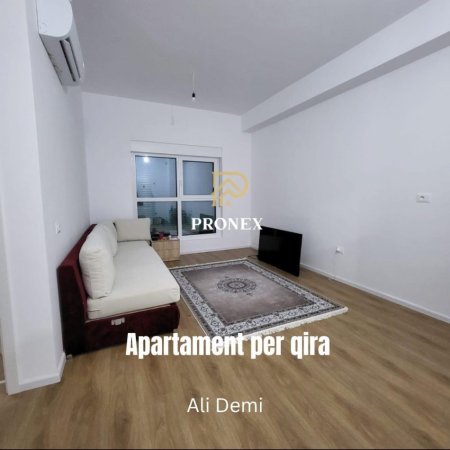 Tirane, jepet me qera apartament 2+1+Ballkon Kati 3, 80 m² 550 € (Ali Demi, Kompleksi Kadiu)