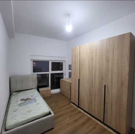 Tirane, jepet me qera apartament 2+1+Ballkon Kati 3, 80 m² 550 € (Ali Demi, Kompleksi Kadiu)