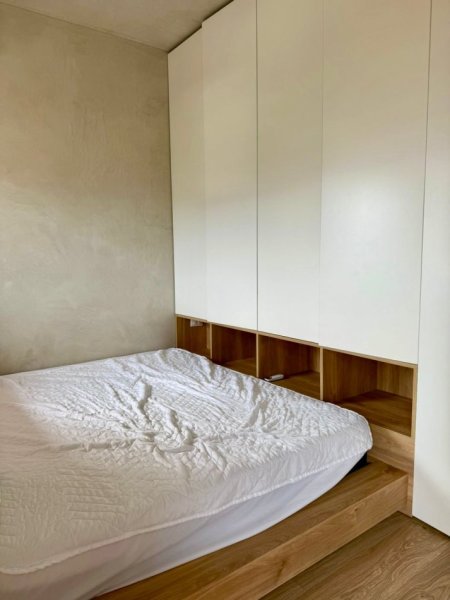 Tirane, jepet me qera apartament 1+1 Kati 7, (Astir)