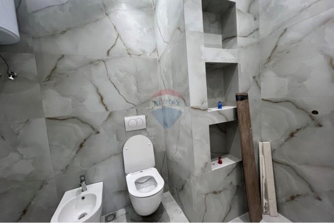 Tirane, shes apartament 2+1+Aneks+Ballkon Kati 3, 86 m² 215.000 € (shkolla e kuqe)