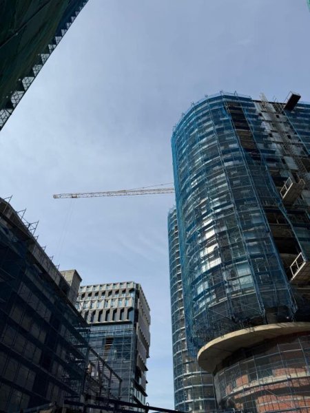 Tirane, shes ambjent biznesi Kati 5, 493 m² (Lake Park Central – Pranë Stadiumit “Air Albania”)