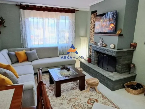 Tirane, jepet me qera 1+1 Kati 2, 60 m² 354 € 