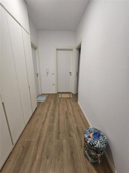 Tirane, jepet me qera apartament 1+1+Ballkon Kati 8, 60 m² 550 € (mbrapa Kupoles)