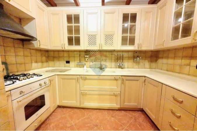 Tirane, shes apartament 2+1+Aneks+Ballkon Kati 3, 112 m² 310.000 € (9 katshet)