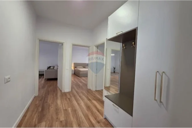 Tirane, jepet me qera apartament 2+1 Kati 5, 88 m² 700 € (Rruga Sami Frasheri)