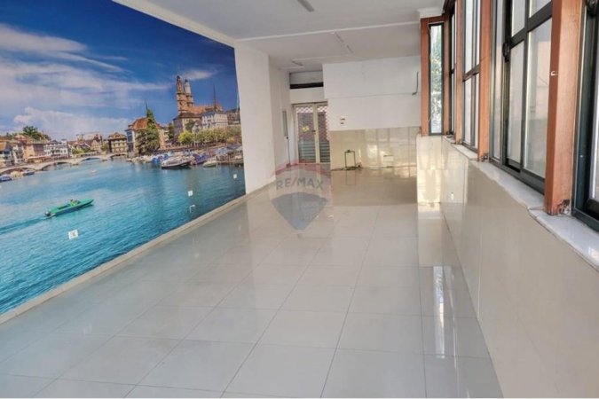 Tirane, jepet me qera dyqan , 71 m² 550 € (Rruga Frang Bardhi)