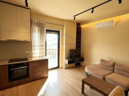 Tirane, jepet me qera apartament 1+1 Kati 7, 60 m² 850 € 