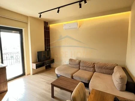 Tirane, jepet me qera apartament 1+1 Kati 7, 60 m² 850 € 