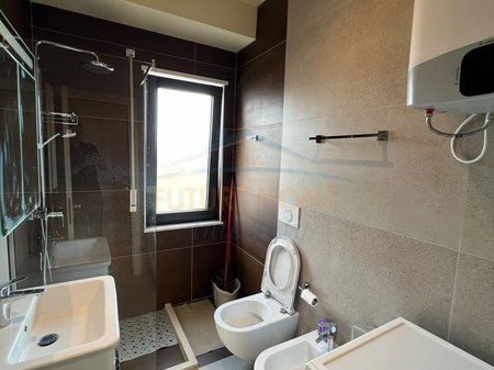 Tirane, jepet me qera apartament 1+1 Kati 7, 60 m² 850 € 