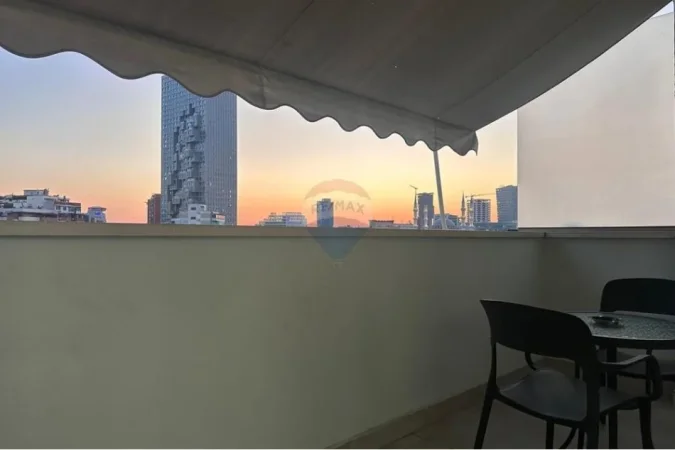 Tirane, jepet me qera apartament 1+1 Kati 5, 69 m² 730 € (Rruga Mihal Grameno)