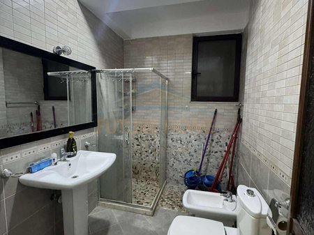 Tirane, jepet me qera apartament 2+1 Kati 6, 75 m² 500 € 