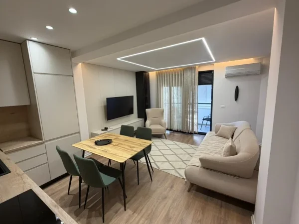 Tirane, jepet me qera apartament 2+1 Kati 4, 85 m² 850 € (BULEVARDI ZOGU I)