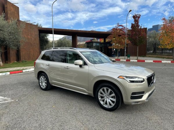 Tirane, shes SUV VOLVO XC90 AWD 5DRT6MOMENTUM 2.0 BENZIN FULL OPTION Benzin, e argjendtë automatik Klima