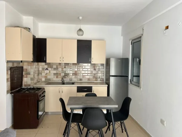 🏡 Jepet me Qira Apartament 2+1 në zonën 5 Maji