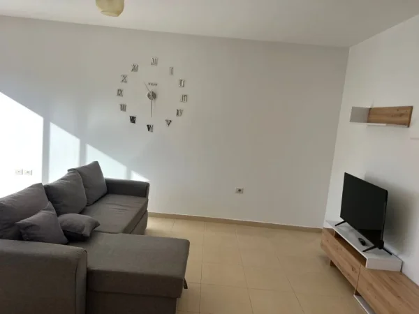 🏡 Jepet me Qira Apartament 2+1 në zonën 5 Maji