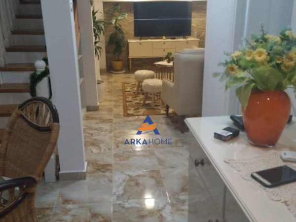 Durres, shitet apartament duplex 3+1 Kati 4, 131.000 € 