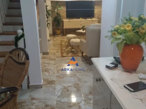 Durres, shitet apartament duplex 3+1 Kati 4, 131.000 € 