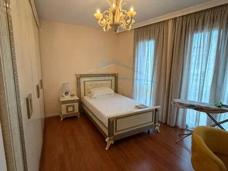 Tirane, shitet apartament 3+1 Kati 6, 174 m² 850.000 € 