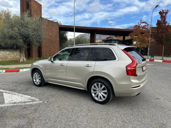 Tirane, shes SUV VOLVO XC90 AWD 5DRT6MOMENTUM 2.0 BENZIN FULL OPTION Benzin, e argjendtë automatik Klima