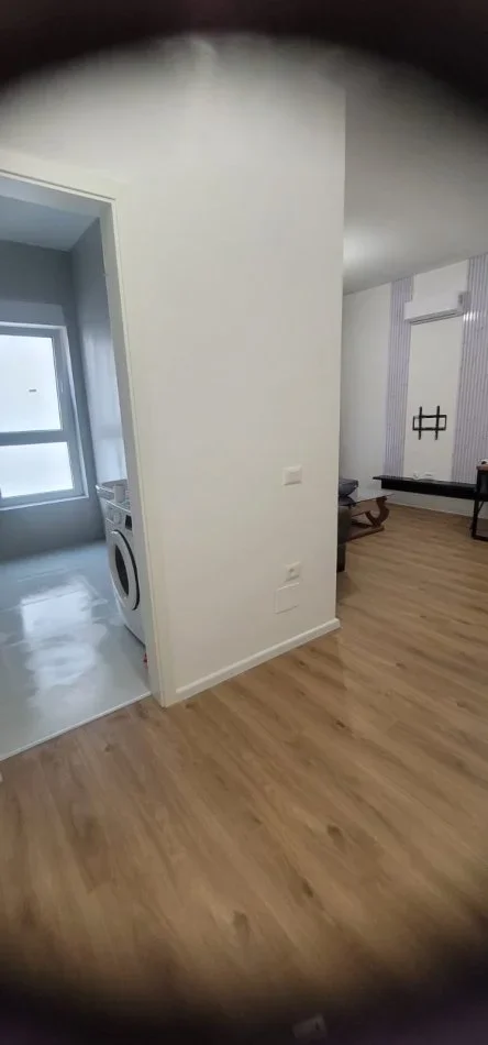 Tirane, jepet me qera apartament 1+1 Kati 5, 400 € 