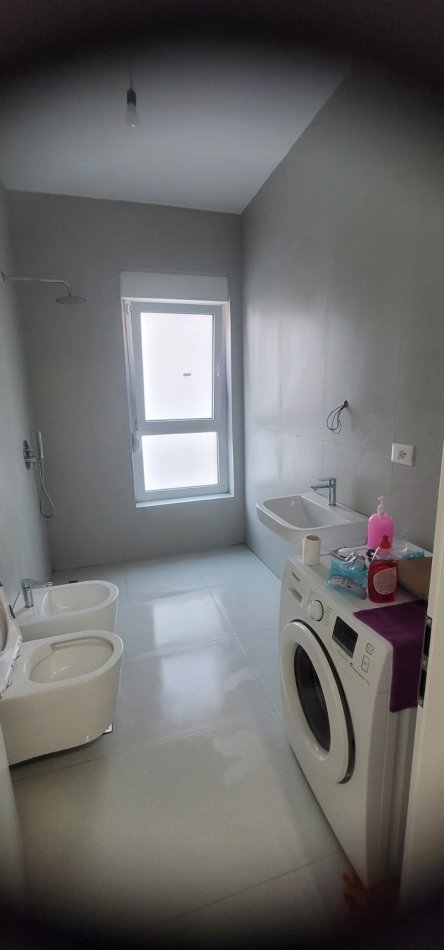 Tirane, jepet me qera apartament 1+1 Kati 5, 400 € 