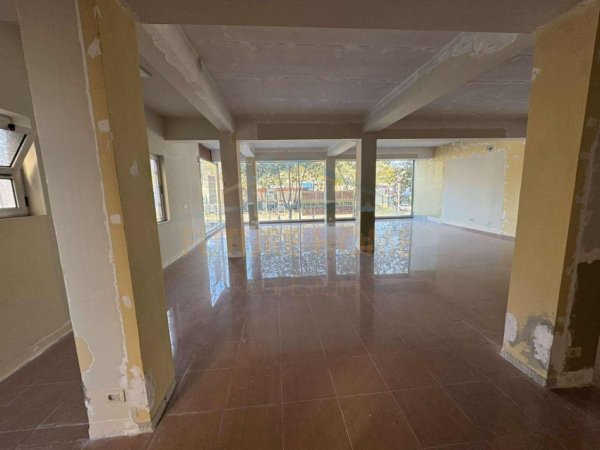 Tirane, shitet ambjent biznesi Kati 0, 240 m² 561.300 €