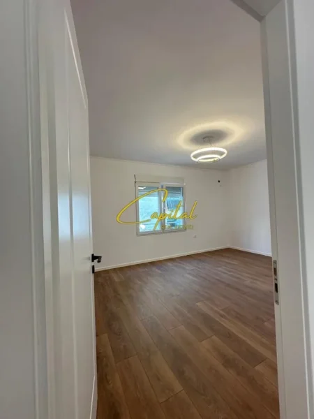 Tirane, shitet apartament 2+1 Kati 4, 65 m² 118.000 € (PORCELAN)