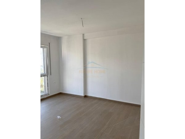 Tirane, jepet me qera apartament 2+1+Aneks+Ballkon Kati 4, 94 m² 600 € (JORDAN MISJA)