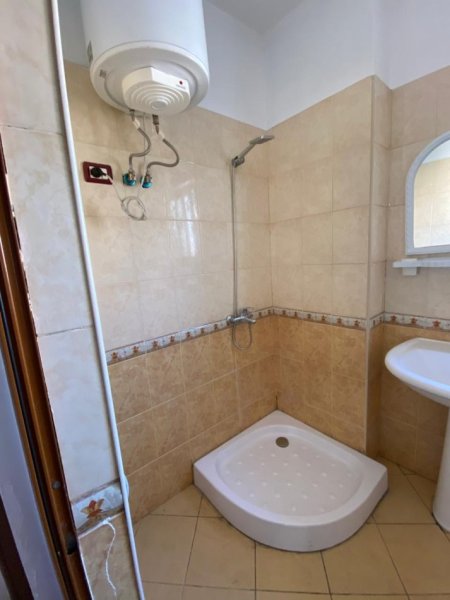 Tirane, jepet me qera apartament 2+1+Aneks+Ballkon Kati 5, 104 m² 500 € 