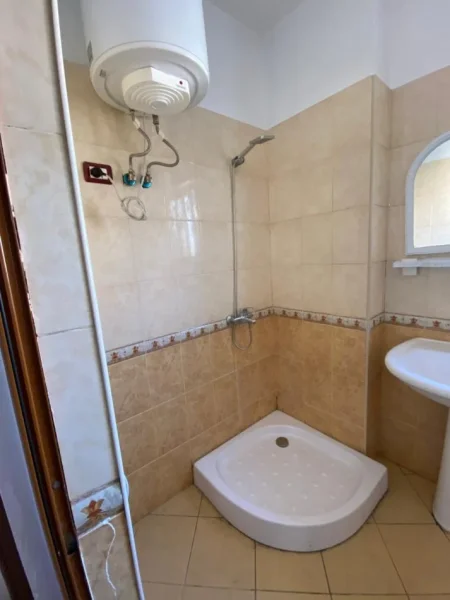 Tirane, jepet me qera apartament 2+1+Aneks+Ballkon Kati 5, 104 m² 500 € 