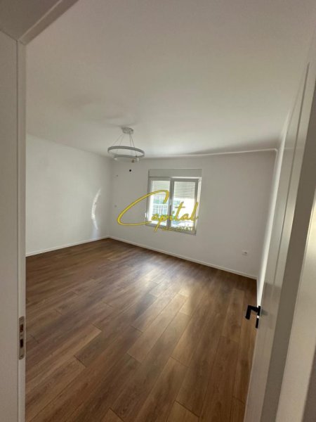 Tirane, shitet apartament 1+1 Kati 4, 52 m² 95.000 € (RRUGA KONGRESI I MANASTIRIT)