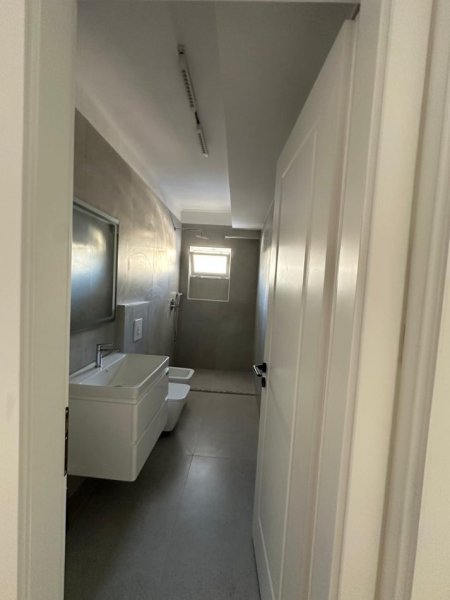 Tirane, shes apartament 1+1 , 52 m² 95.000 € (Kongresi i Manastirit)