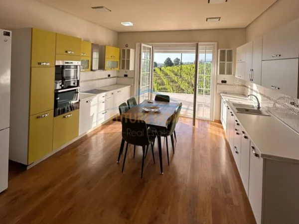 JEPET ME QERA VILE , KOMPLEKSI COLOMBO , TEG