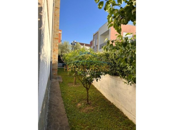 JEPET ME QERA VILE , KOMPLEKSI COLOMBO , TEG