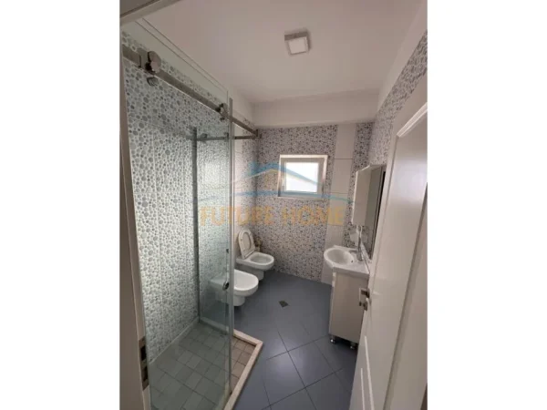 JEPET ME QERA VILE , KOMPLEKSI COLOMBO , TEG