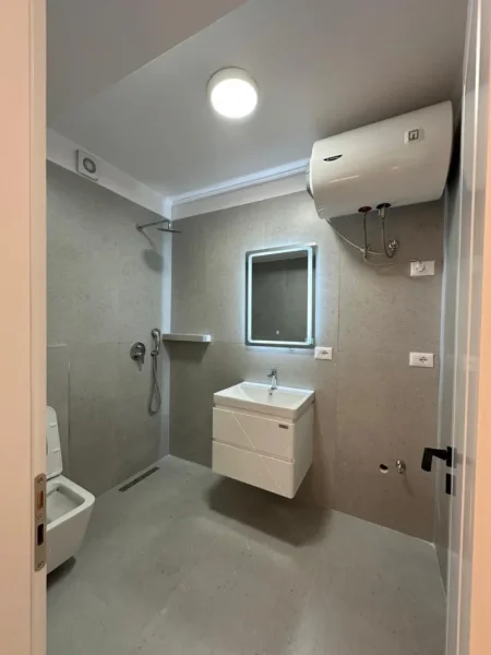 Tirane, shitet apartament 2+1 Kati 4, 65 m² 118.000 € (Prane UET)