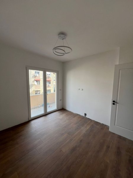 Tirane, shitet apartament 1+1 Kati 4, 52 m² 95.000 € (Porcelan)