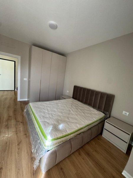 Tirane, jepet me qera apartament 1+1+Ballkon Kati 10, 72 m² 700 € (Zogu i Zi)