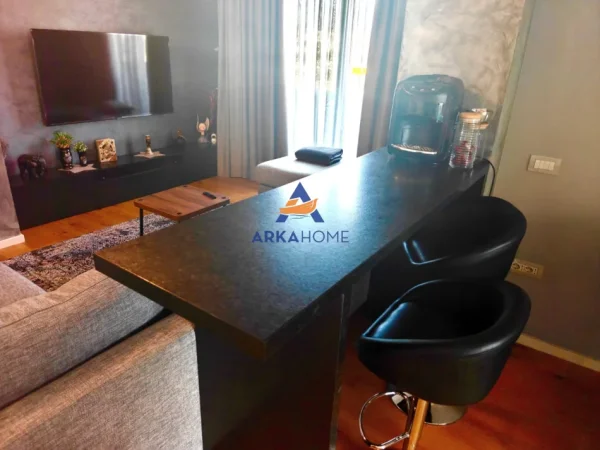 Tirane, jepet me qera apartament 2+1 Kati 6, 142 m² 25.000 € 