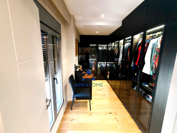 Tirane, jepet me qera apartament 2+1 Kati 6, 142 m² 25.000 € 