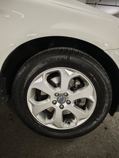 Tirane, shes makine Volvo XC60 2013 2.0 Nafte Nafte, e bardhë automatik Klima 190.000 km 11.500 €