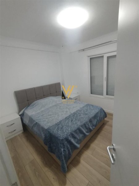 Tirane, jepet me qera apartament 1+1+Ballkon Kati 2, 50 m² 450 € (SELITE)