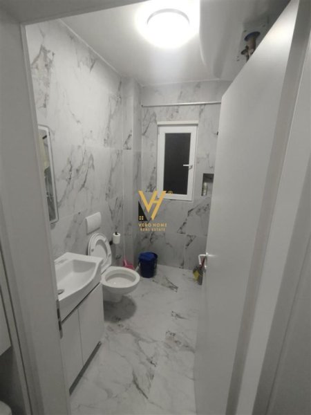 Tirane, jepet me qera apartament 1+1+Ballkon Kati 2, 50 m² 450 € (SELITE)