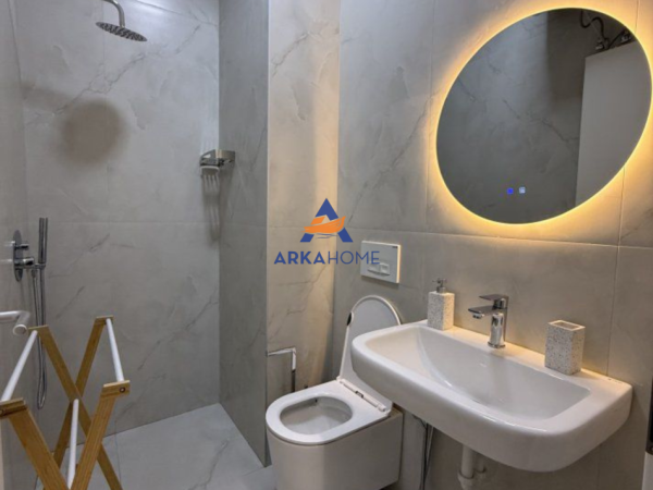 Tirane, jepet me qera apartament 1+1+Ballkon Kati 5, 47 m² 550 € 