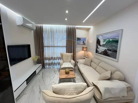 Tirane, jepet me qera apartament 2+1 Kati 7, 140 m² 1.200 € 