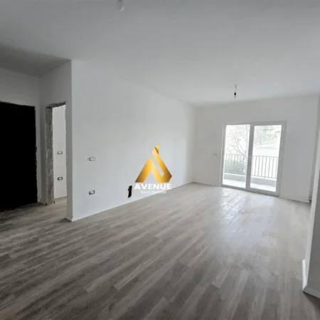 Tirane, shitet apartament 1+1+Ballkon Kati 1, 73 m² 126.000 € (dritan hoxha)