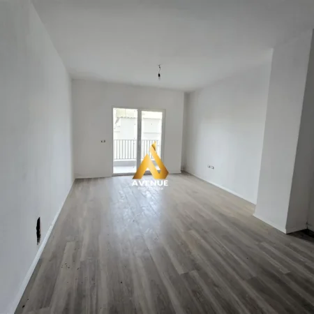 Tirane, shitet apartament 1+1+Ballkon Kati 1, 73 m² 126.000 € (dritan hoxha)