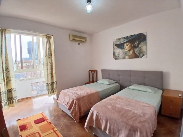 Tirane, jepet me qera apartament 2+1+Ballkon Kati 6, 80 m² 650 € 